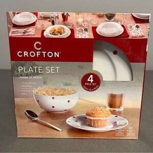 NIB Set Of 4 Crofton White W/ Red Polka Dot Salad Plates 7.5”